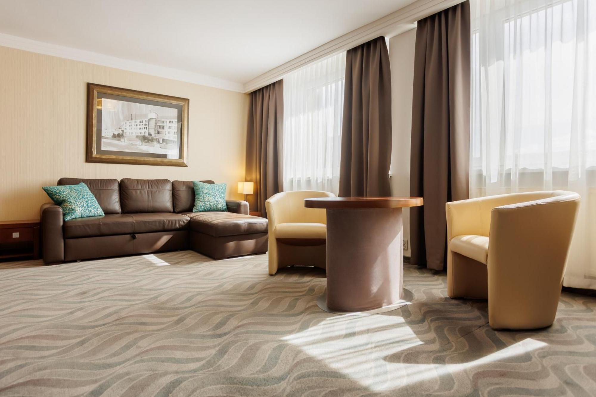 Hotel Tarnovia تارنوف المظهر الخارجي الصورة