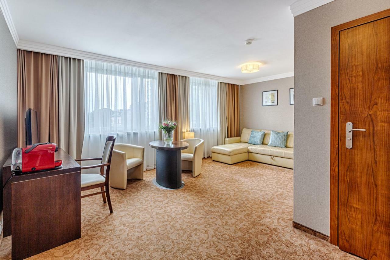 Hotel Tarnovia تارنوف المظهر الخارجي الصورة